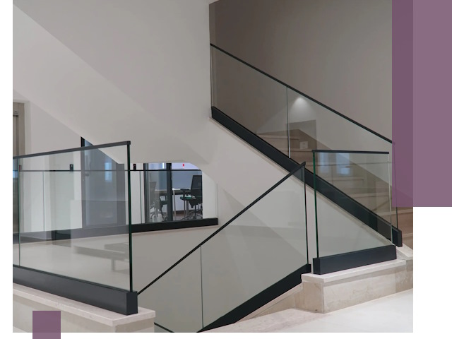 Стеклянные перила премиум-класса с установкой в Серове