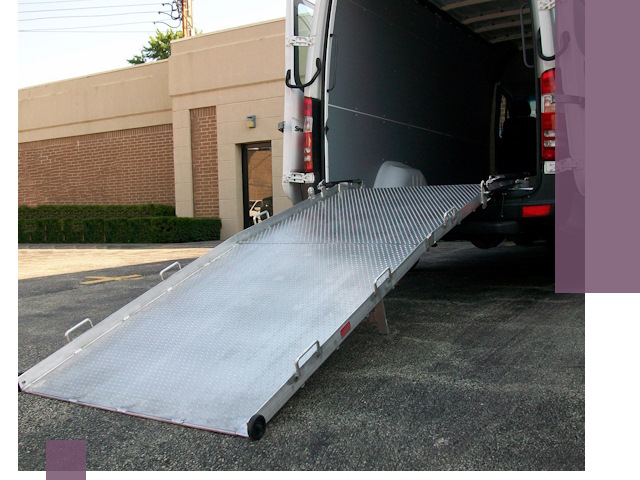 Мобильные пандусы в Серове — производство, монтаж и аренда