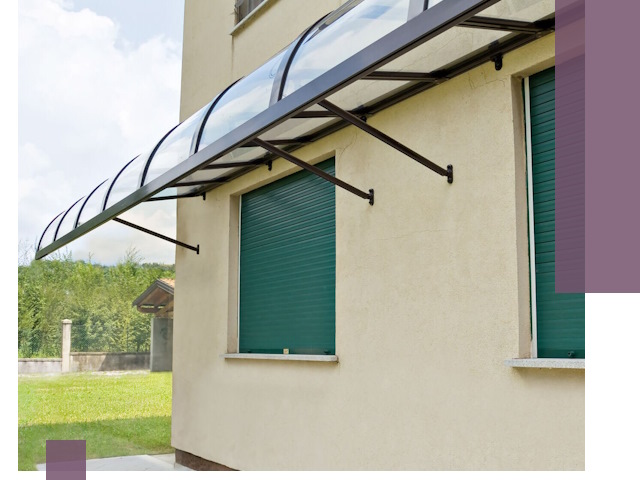 Козырьки над окнами в Серове — изготовление и монтаж по выгоде