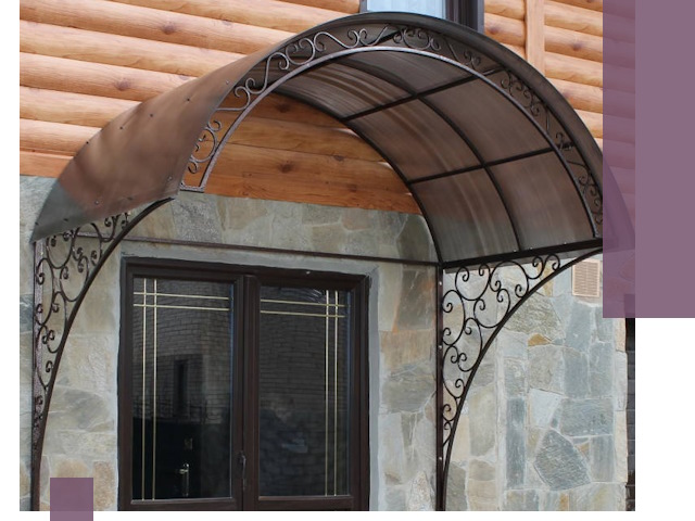 Арочные козырьки под ключ в Серове: изготовление и монтаж