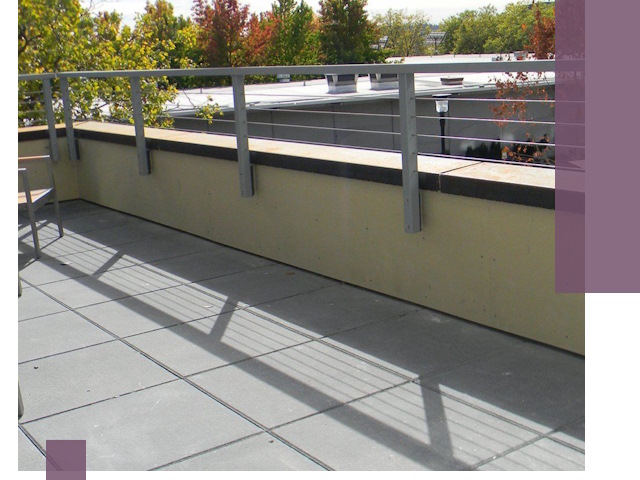 Металлические парапеты под ключ в Серове: монтаж и изготовление